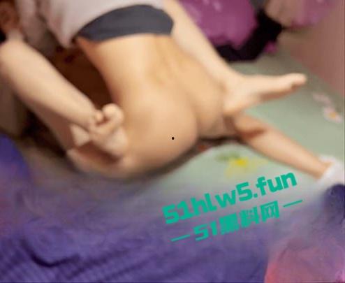 家有娇妻【7】看着老婆在我们婚房床上被前男友操，居然还让我给他们舔交合处。-8