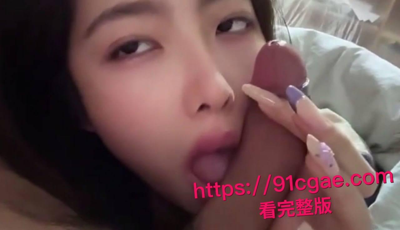 大学生为了维持的精致生活下海了，在床上超级放得开！-4