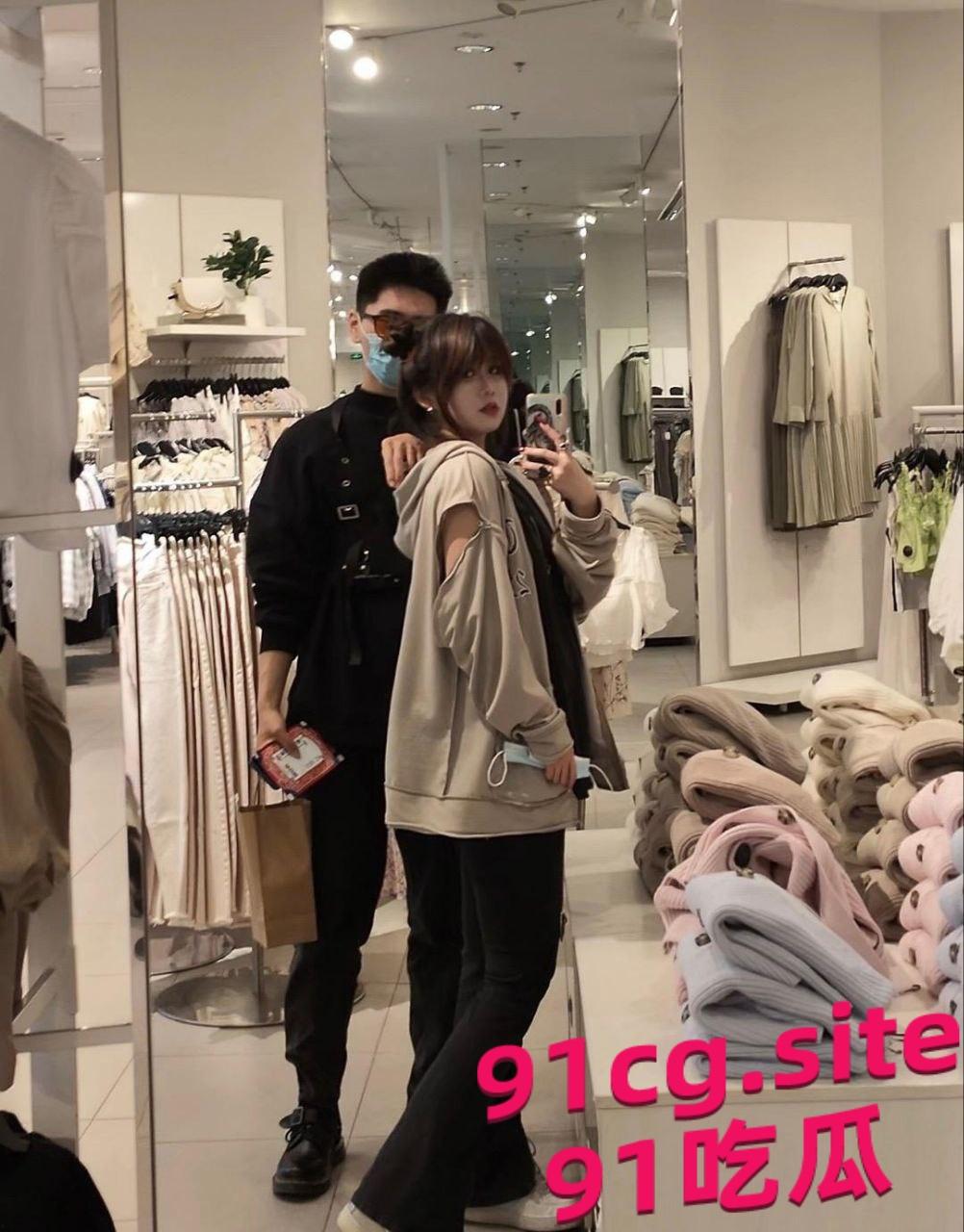 山东服装职业学院为爱冲锋的勇士 疑似女友王佳颖私密视频流出-3