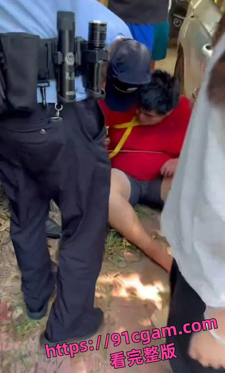 福建泉州肥宅试图强奸69岁老太！变态男巷弄作案被路人当场制服！-5