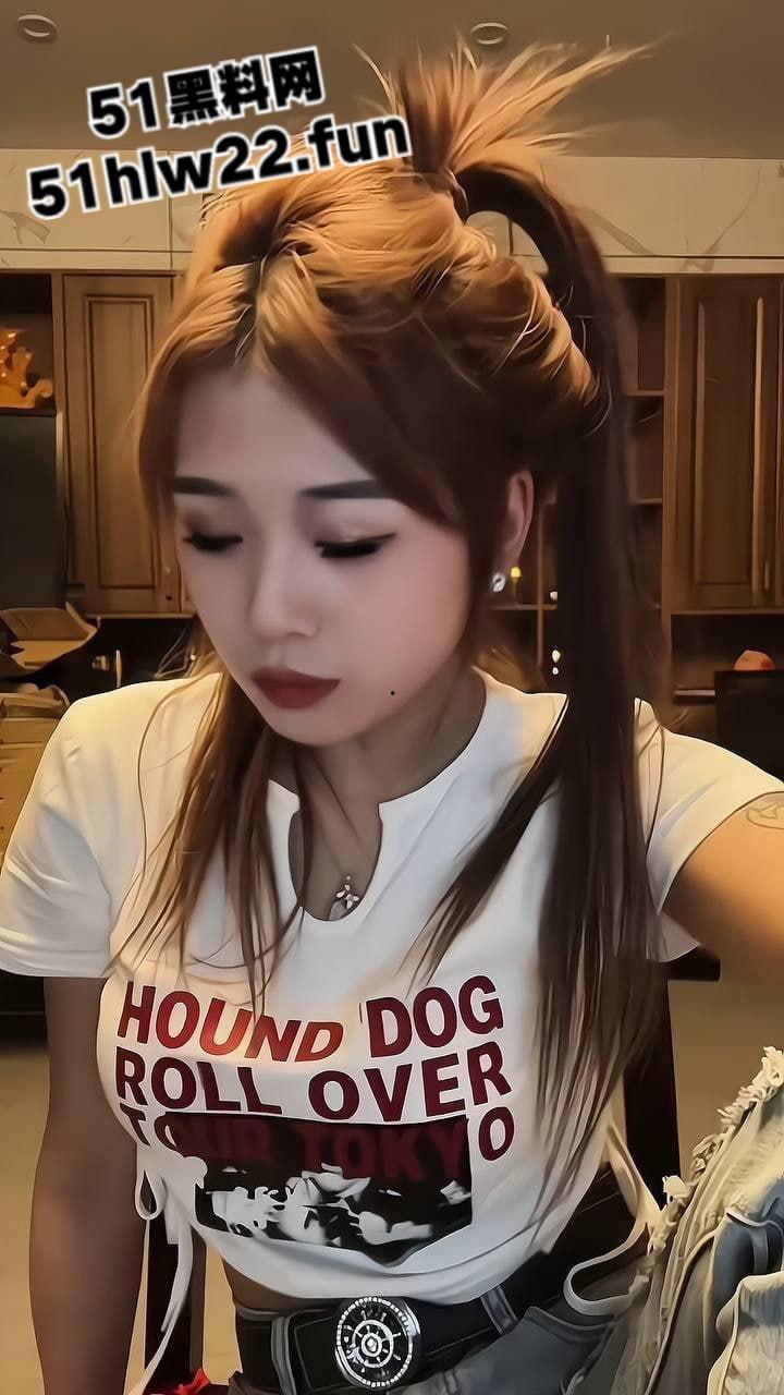 抖音70万粉丝网红【博雅g】超高颜值美腿女神，酒店线下约炮金主激情扛腿爆操，性爱视频流出。-6