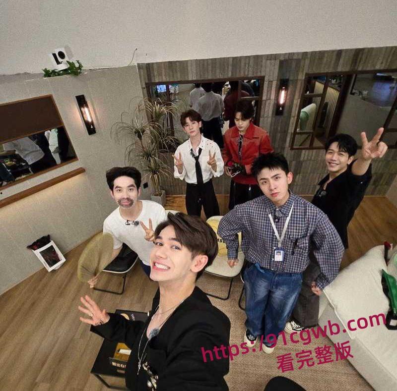 中国男歌手焦迈奇gay圈天菜被资方大佬当狗一样捆绑调教却一脸享受，焦贵妃果然是不同凡响！-3