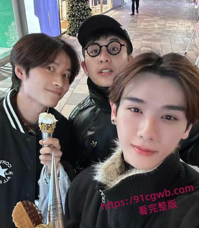 中国男歌手焦迈奇gay圈天菜被资方大佬当狗一样捆绑调教却一脸享受，焦贵妃果然是不同凡响！-6