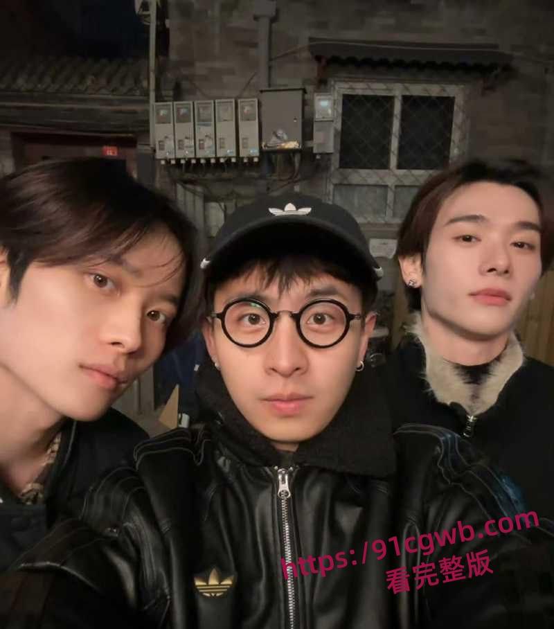 中国男歌手焦迈奇gay圈天菜被资方大佬当狗一样捆绑调教却一脸享受，焦贵妃果然是不同凡响！-7