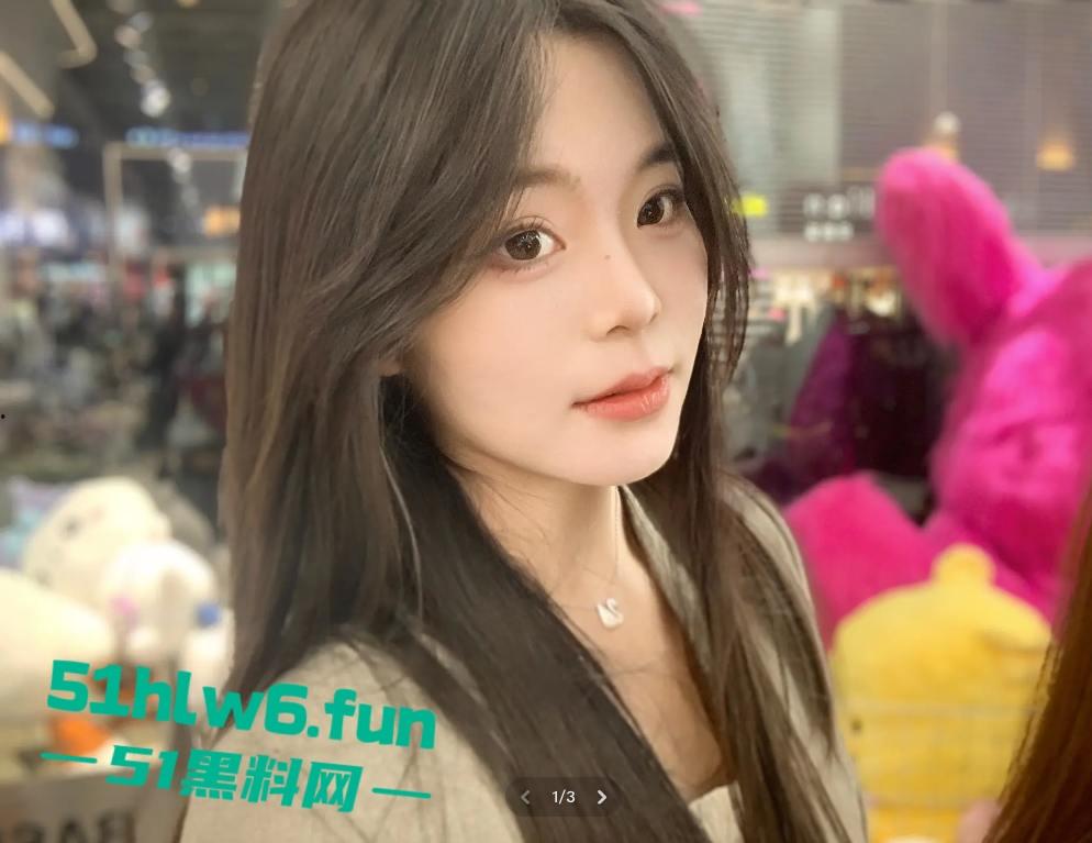 湖北文理学院大二系花【屈佳怡】绝美颜值性感尤物童颜巨乳，骚穴特写自慰视频流出！-2