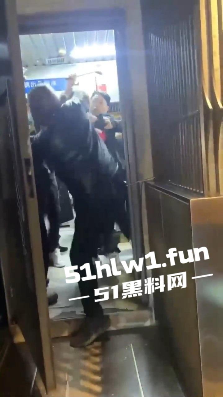 不顺心就干，能干绝不多逼逼，干就完事了快过年了，干完进去吃皇粮，管吃管住还不用操心年货！-6