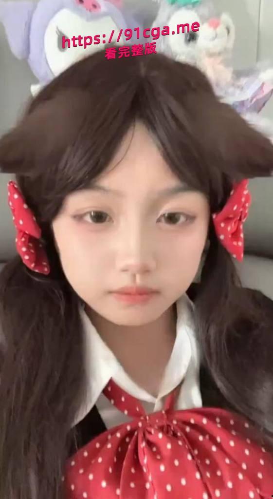 湖南株洲大学生刘怡婷，私密视频流出，只见她全裸着身体，对着镜头搔首弄姿-1