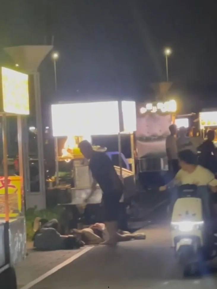 佛山南海东坪河摊贩斗殴酿悲剧！姐弟俩被捅死，凶手当场被抓获-4