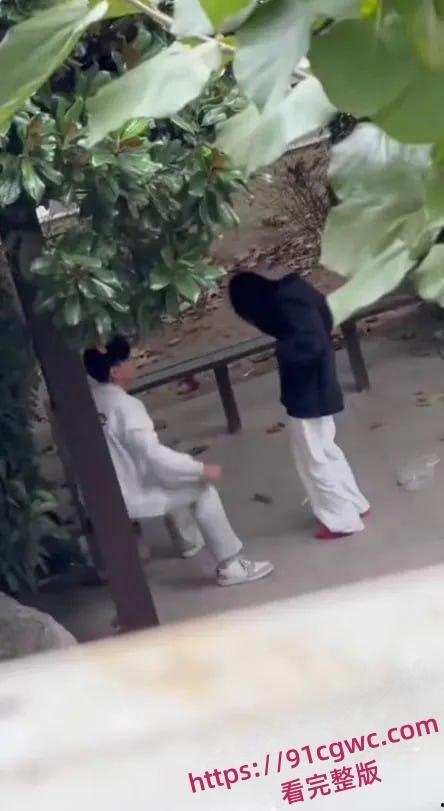 徐州技师学院凉亭又火了！情侣在凉亭野战被同学偷拍流出 学弟学妹纷纷前往打卡-4