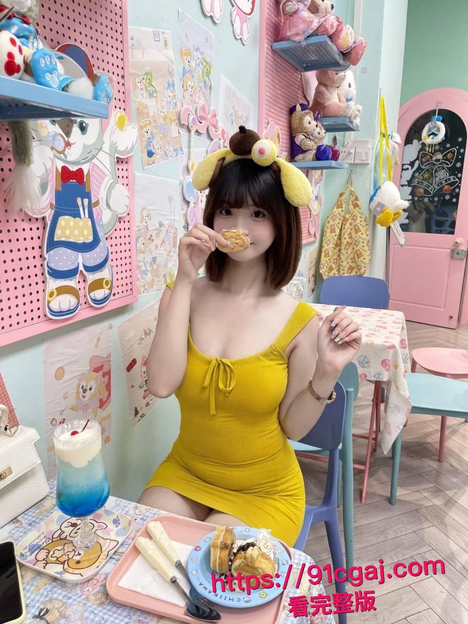 巨乳短发嫩妹遭渣男泄密视频全网疯传！奶子又大又挺被按在梳妆台对镜后入，风骚表情淫叫不断！-5