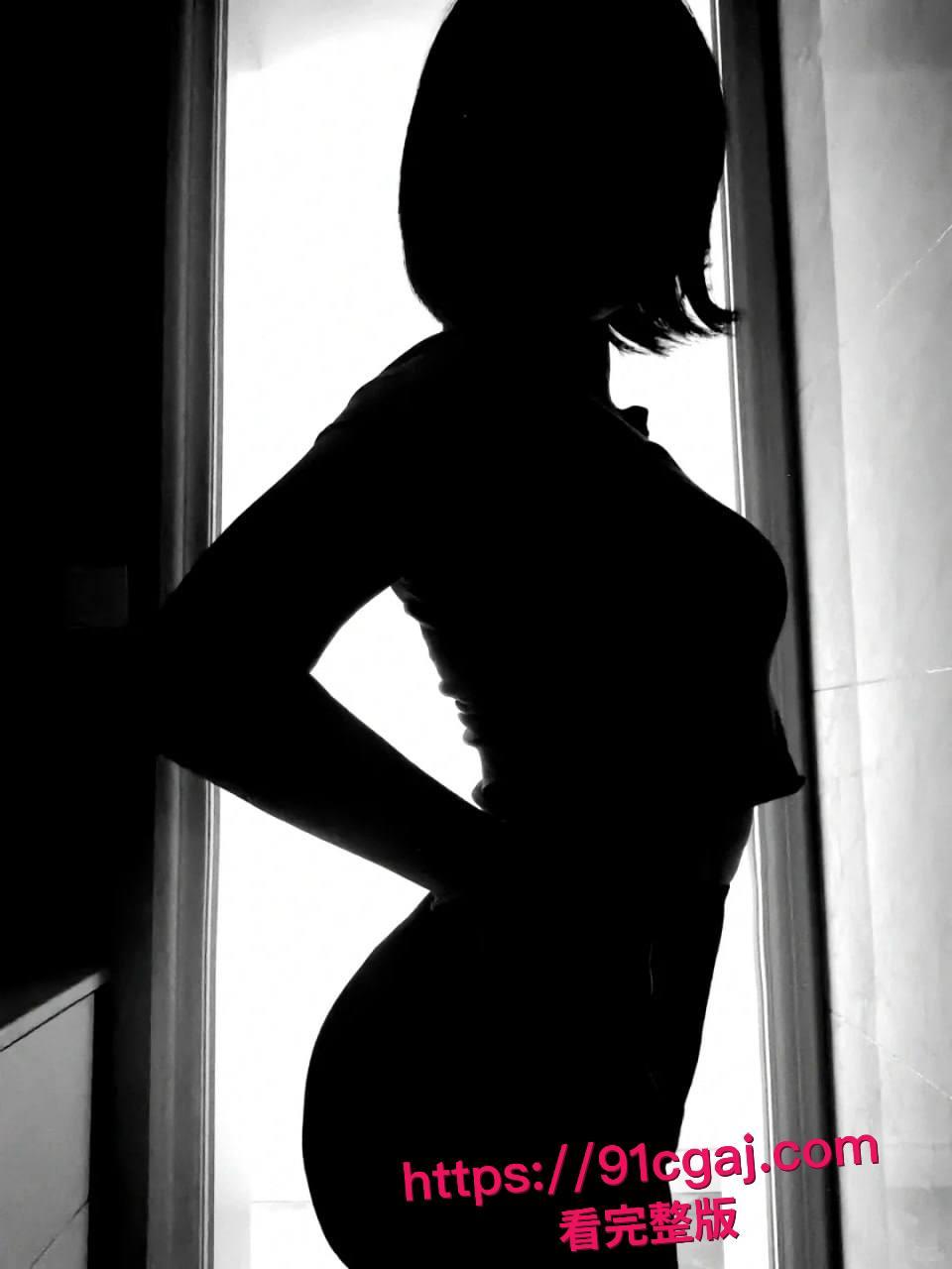 巨乳短发嫩妹遭渣男泄密视频全网疯传！奶子又大又挺被按在梳妆台对镜后入，风骚表情淫叫不断！-7