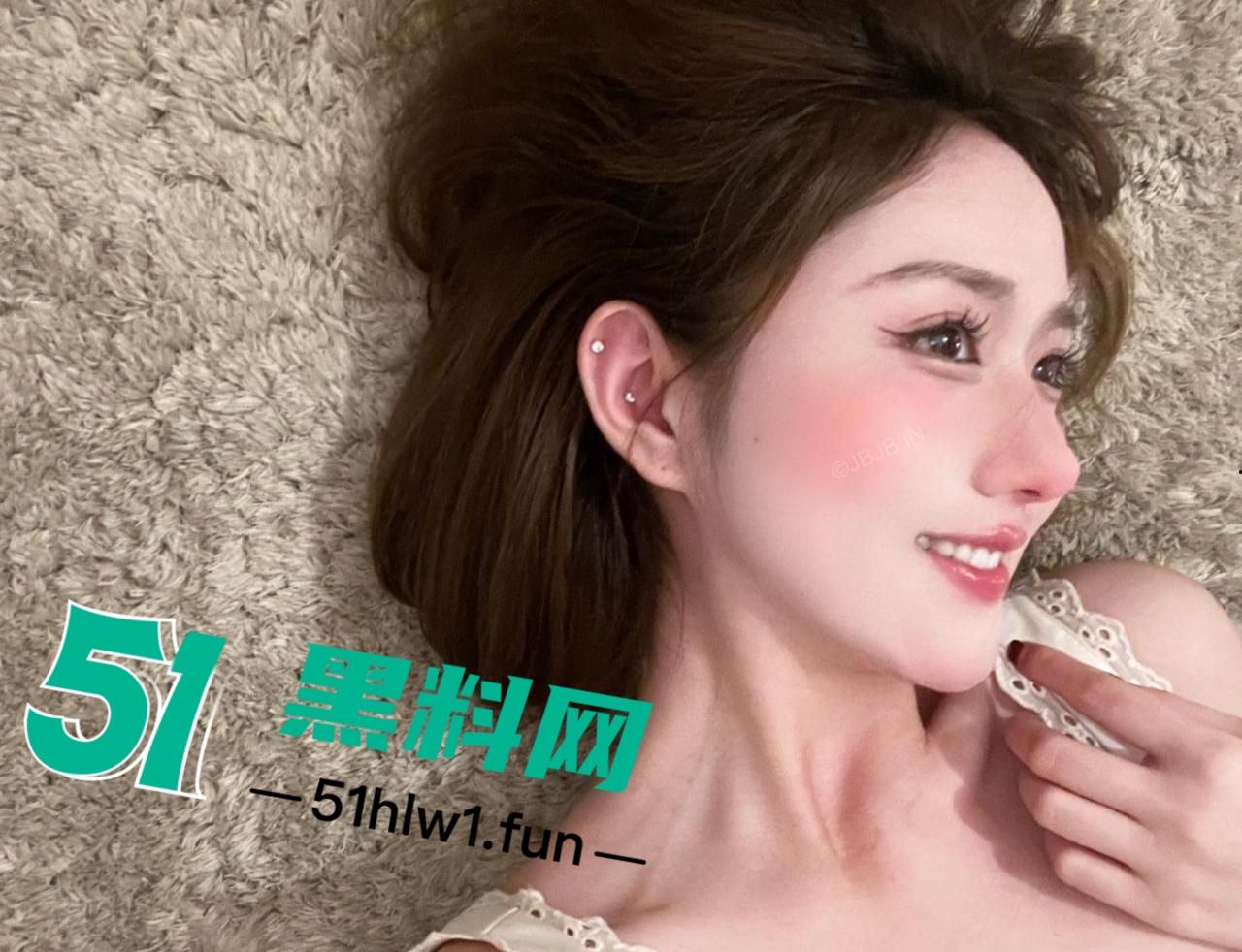 武汉研究生母狗【董彤瑶】高颜值模特身材御姐女神，大奶细腰美腿修长翘着美臀酒店约啪，被金主爸爸后入爆操。-2