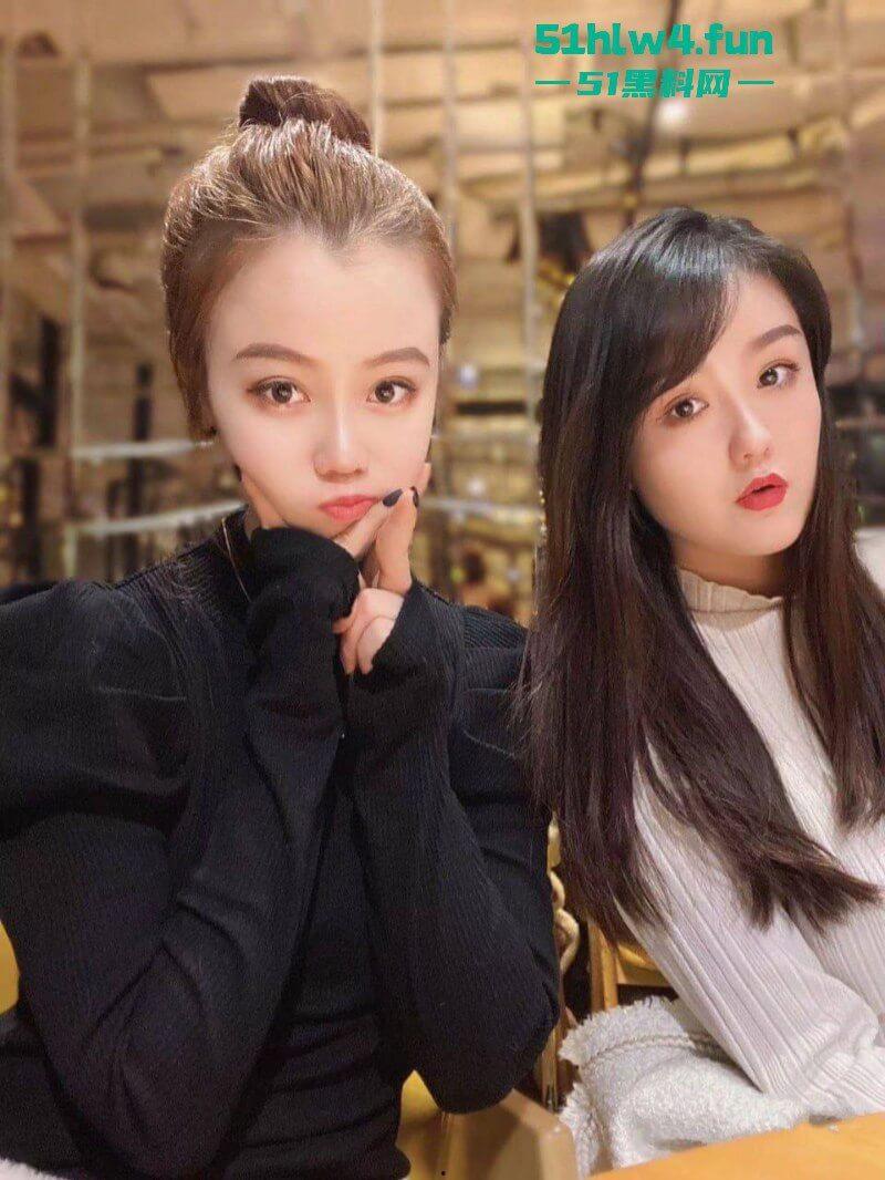 西安淫荡姐妹花与男友啪啪视频曝光，淫荡吃鸡开裆求射，骚穴外漏等人干的内心骚气外漏。-5