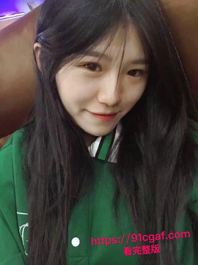 高颜值大学生情侣开房做爱私密视频流出 巨乳翘臀曲线火爆 骚逼粉嫩诱惑至极 深喉口交无比淫骚！-2