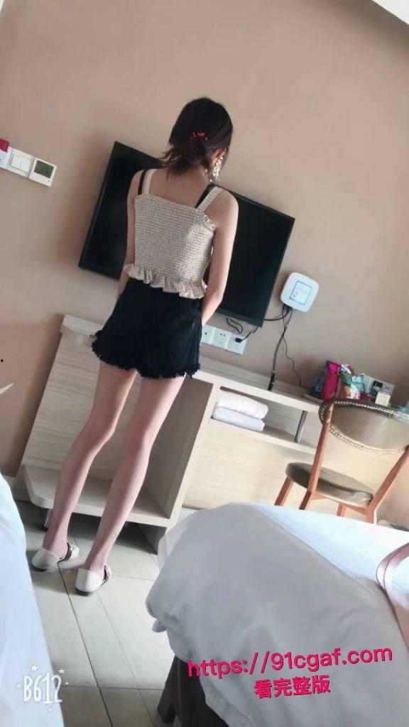 高颜值大学生情侣开房做爱私密视频流出 巨乳翘臀曲线火爆 骚逼粉嫩诱惑至极 深喉口交无比淫骚！-4