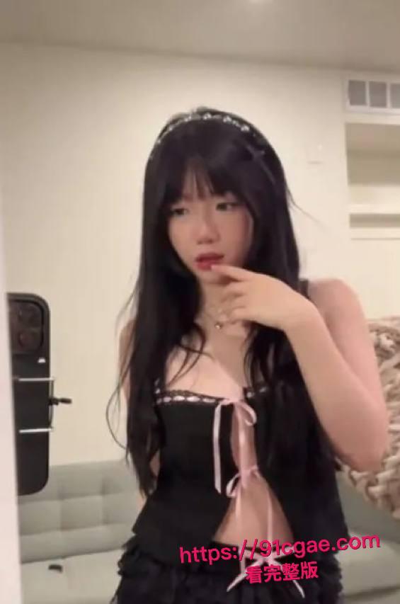 OnlyFans纯欲女神AryMinh新作黑丝母狗订阅爆棚！-8