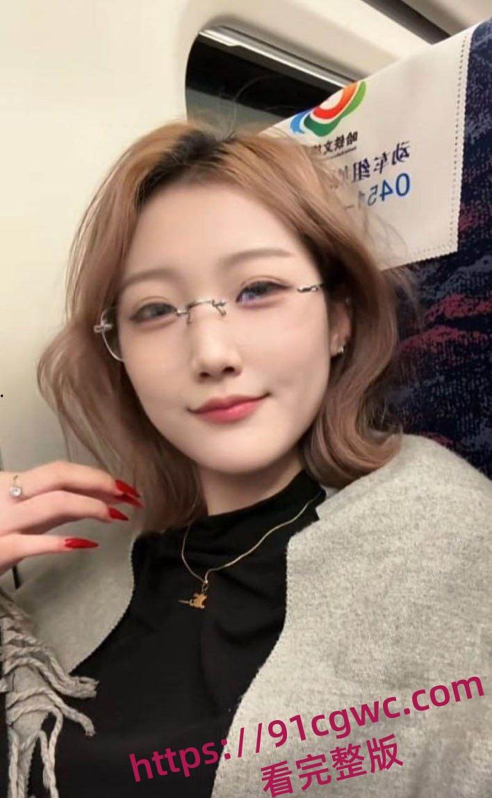 抖音小网红开心小椰子 直播与男友做爱娇喘曝光 坚持一分多钟才封号 榜一大哥定制剧情淫叫入耳太上头！-5