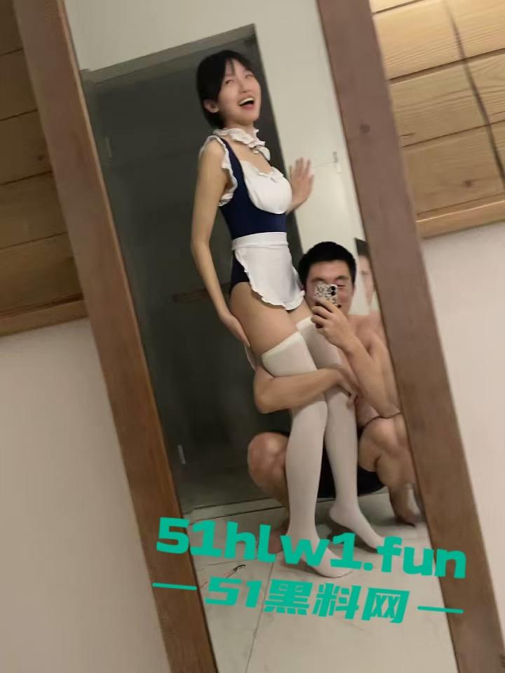 青岛985研究生嫩妹，颜值清纯身材性感，私下竟是M属性母狗被主人调教包养，最后还被主人曝光出来。-8