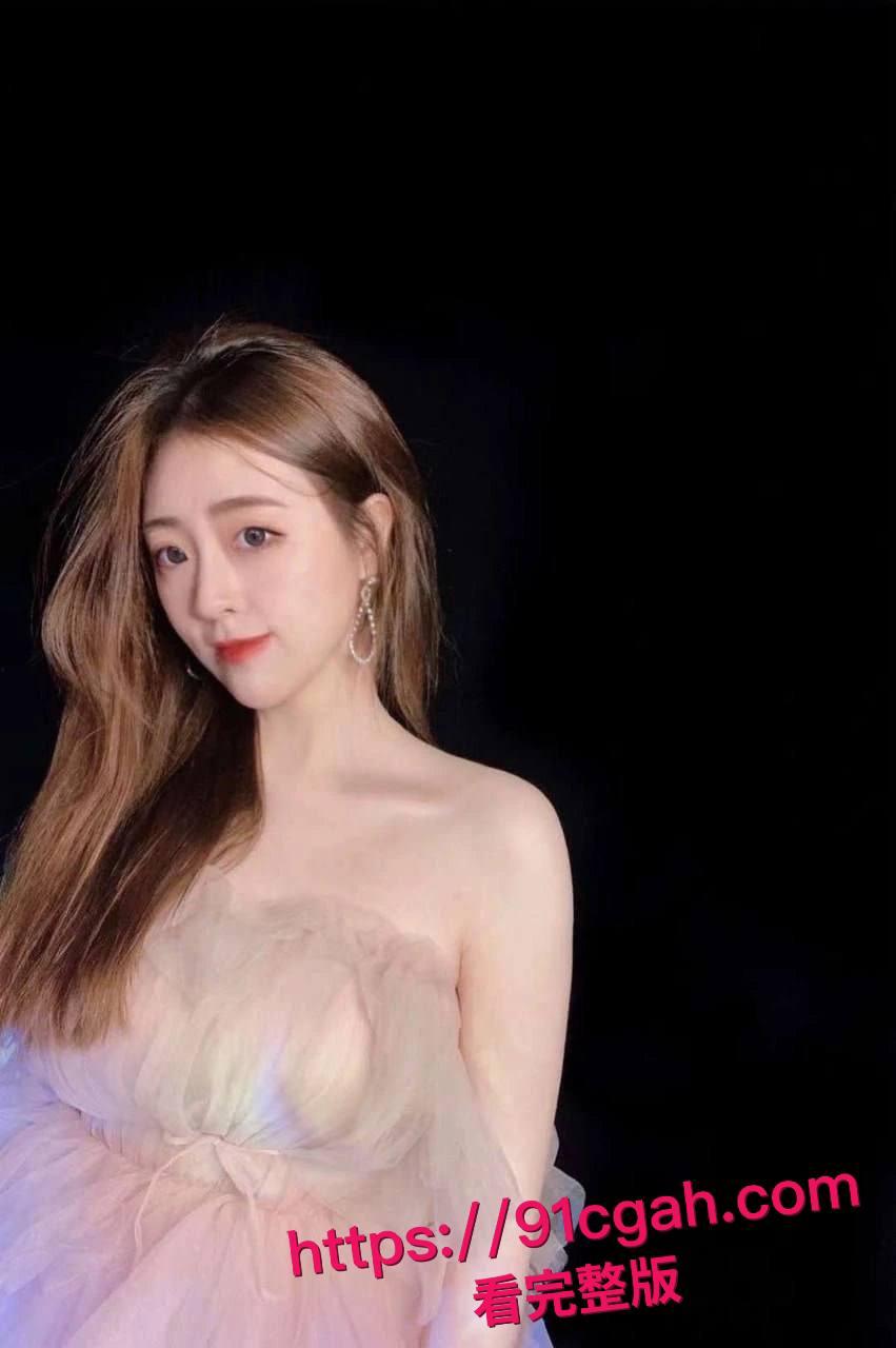 浙江台州人妻林丰雅与领导出差酒店视频流出 全程露脸吃屌被爆操 极品身材 水嫩雪白的皮肤让人看的欲罢不能-5