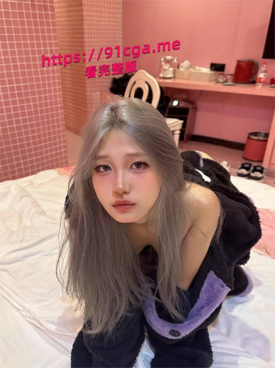 成都反差女神 果果有点乖，下海大尺度直播视频流出-1