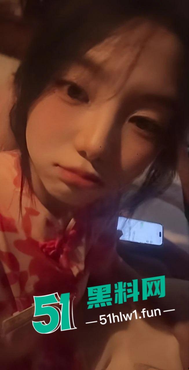 抖音新娘技师【莉莉安】被爆足疗房骚操作，千里跋涉挨操后入服务一条龙，大神千里扑来连干三晚直呼上头！-7