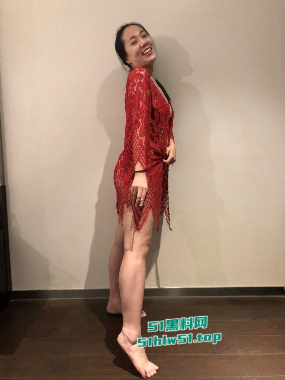 反差婊良家少妇【王素洁】大奶肥臀极品人妻约炮当母狗，情人曝光性爱艳照视频！-3