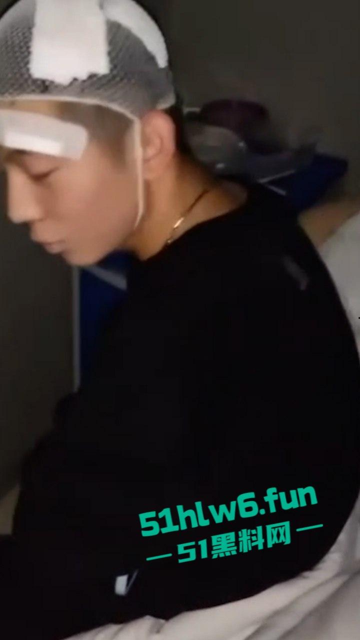 山东济宁泗水县村书记儿子【周恒】勾搭人妻【程妍妍】偷情居然在医院干这事！-4