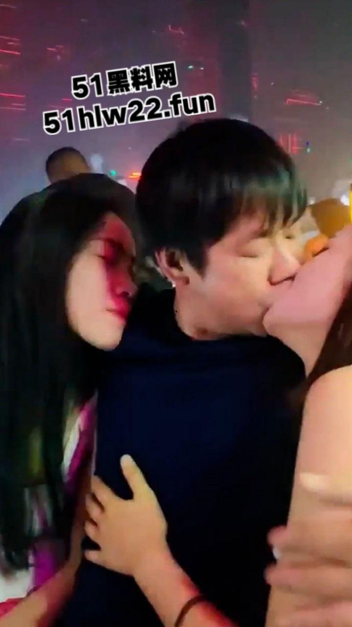 实拍酒吧ktv精彩夜生活，夜色燃爆各式性感美女陪酒妹子排队献身金主，场面堪比顶级AV现场！-8