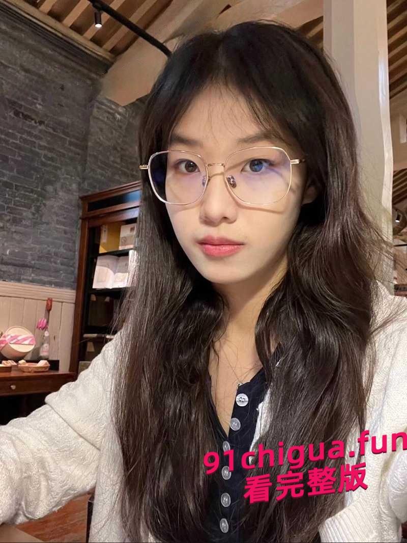 异地恋美腿JK女友和摄影师互免偷情 做爱自拍发给男友！-6