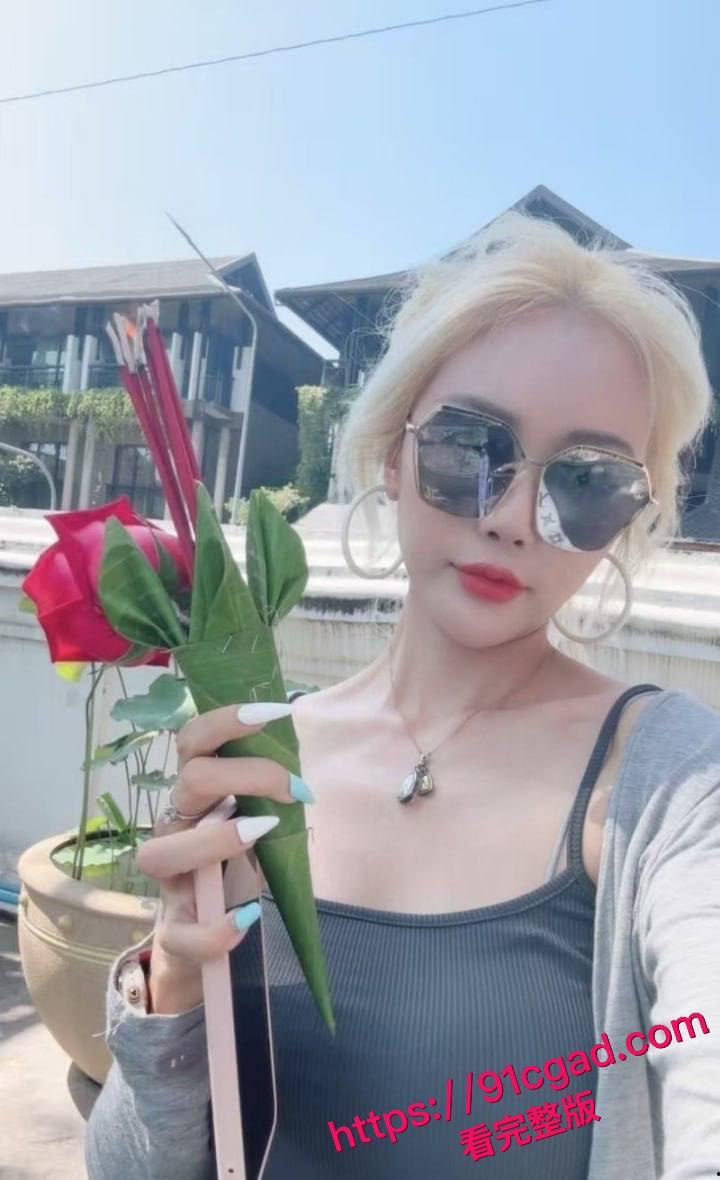 抖音网红主播 梦楠小夜猫 私密1对1视频泄露 化身撩人尤物全裸自慰 诱惑力爆表！-5