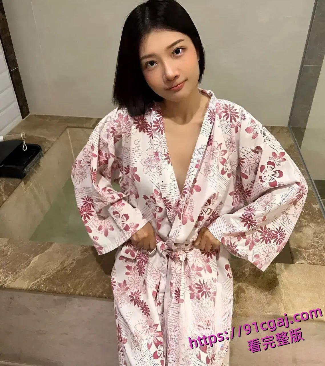 台湾网红美女Zhen祯福利私拍流出 性感肥臀模特身材 行走的电动小马达!-4