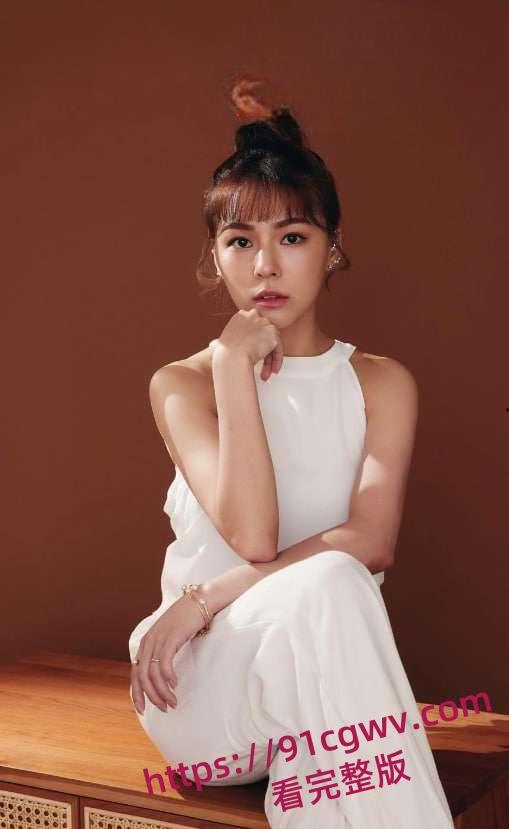 台湾综艺女星G奶熊熊(卓毓彤)性爱影片曝光 吃鸡吧技术真好，不过这个骚逼有点黑了-5