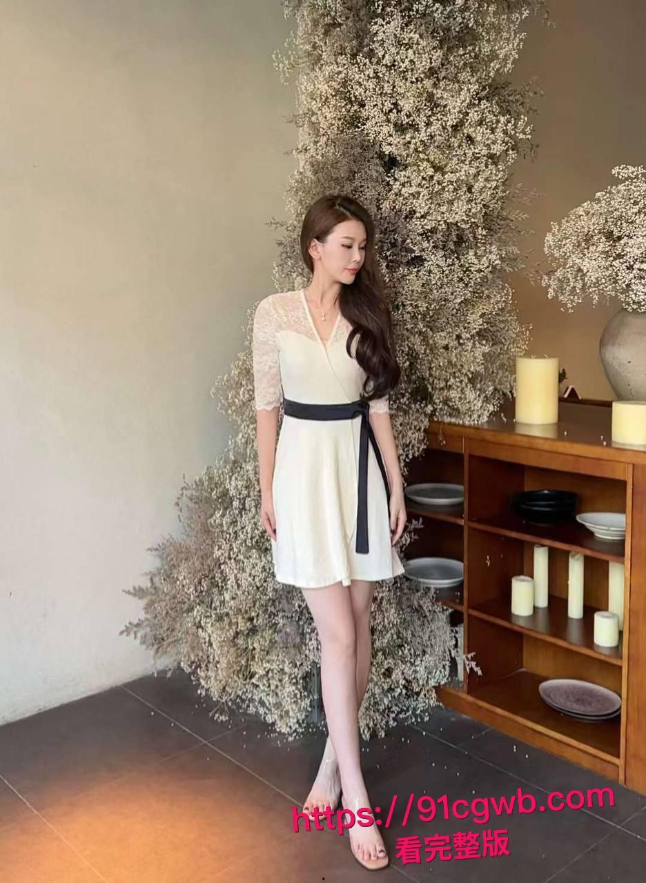 这骚货上次春药开苞，这次主动穿丁字裤送上门，当着结婚照被操嗷嗷叫-7