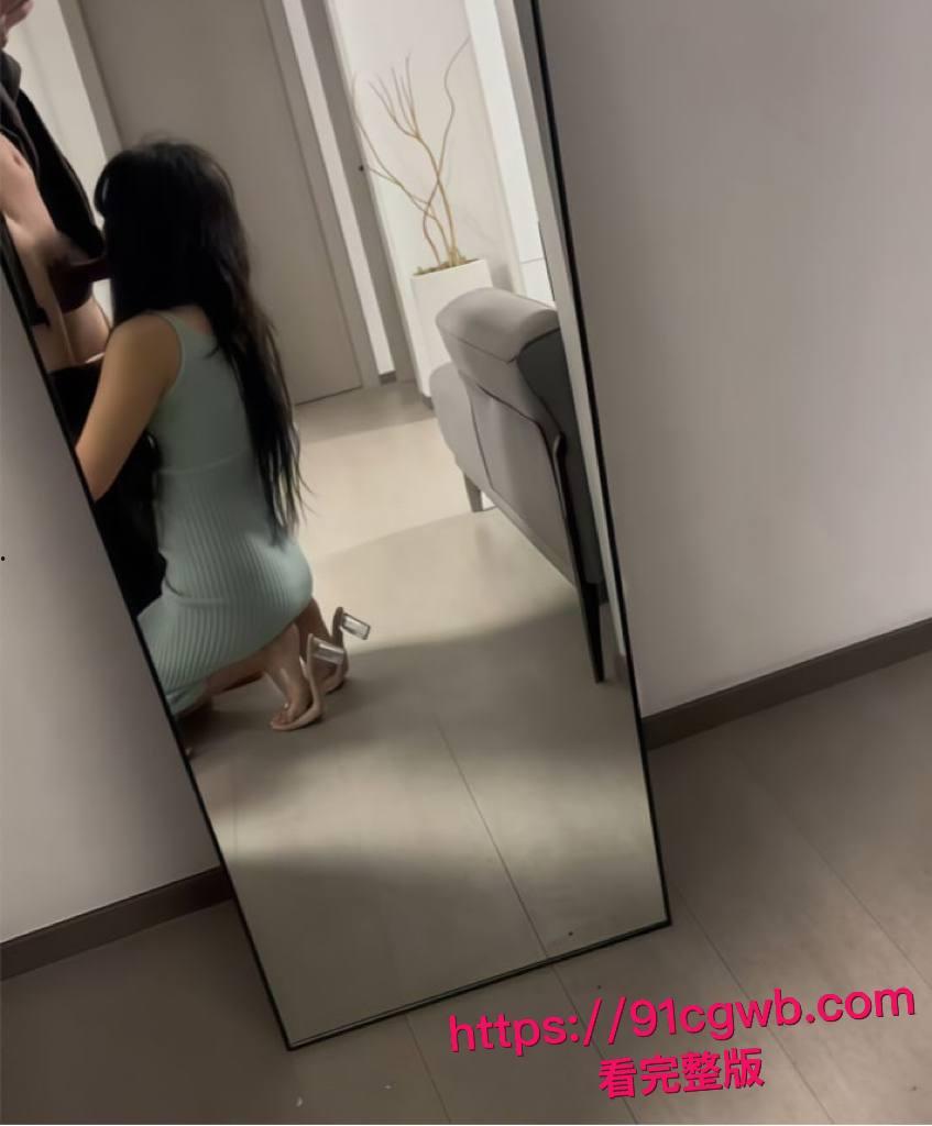 这骚货上次春药开苞，这次主动穿丁字裤送上门，当着结婚照被操嗷嗷叫-10