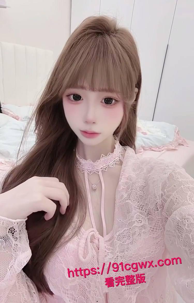 JK清纯美乳学生妹暑假兼职潜规则视频全网曝光！隔间床上爆操嫩逼，完美露脸社死炸裂！-9