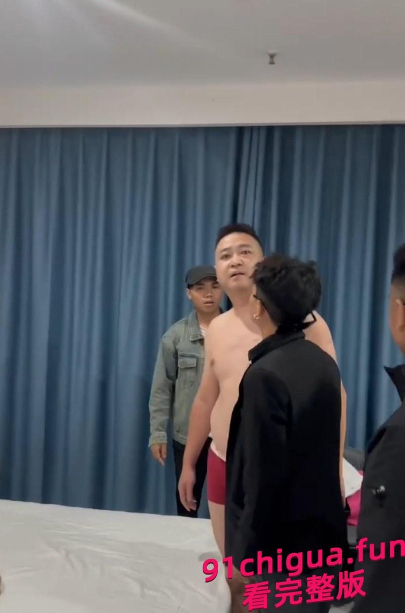 全网最硬奸夫！偷情有夫之妇被众人抓奸在床！-1