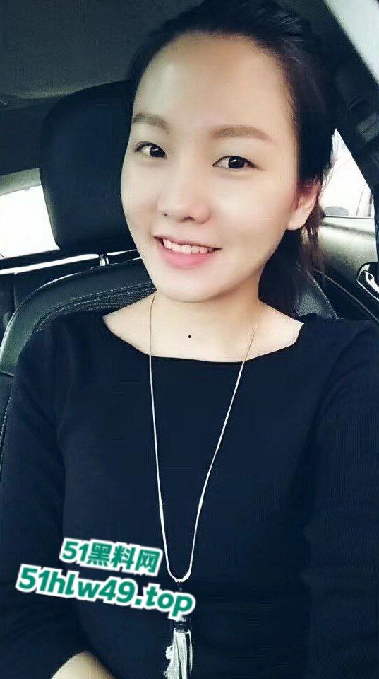 99年小护士【梁柳月】交友不慎被情人出卖，多人迷奸多次内射爽翻，这真是骚没边了。-9