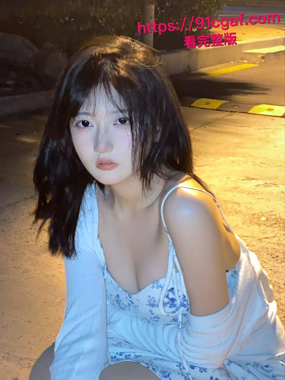 上海外国语大学反差婊 刘圆圆 被金主包养调教视频流出 黑丝开裆裤后入猛捅 被操到浪叫连连！-8