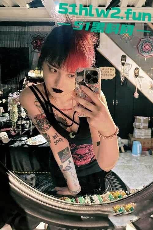 西安音乐学院【马雨萱】因贩毒刑满释放出狱后继续做毒贩母狗，满身纹身变化也太大了。-11