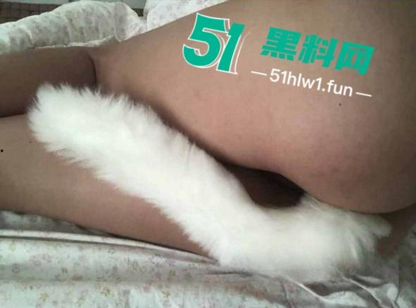 厦门反差婊【刘欣语】神似王祖贤的御姐气质，约酒吧帅哥打炮5分40秒啪啪性爱视频流出。-9