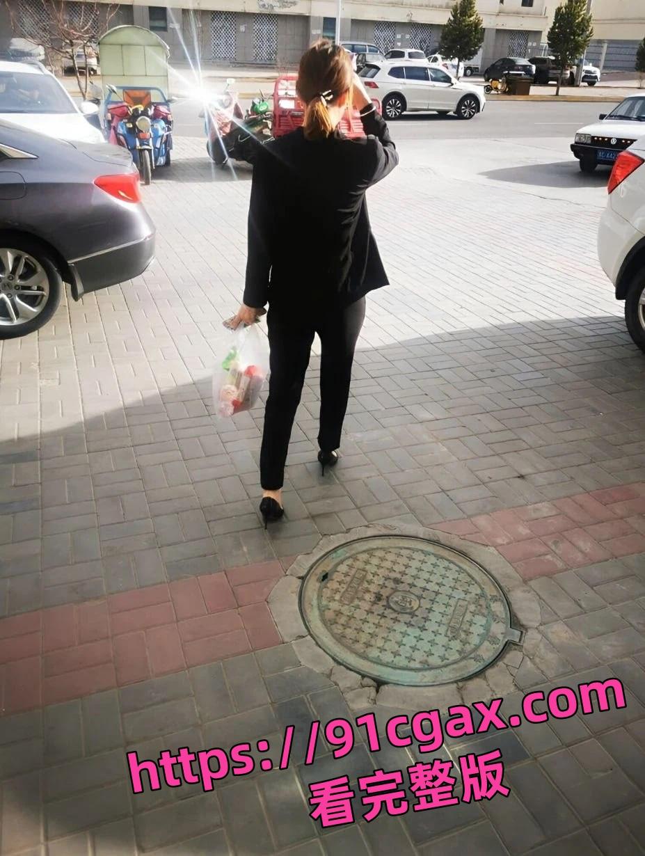 理财经理为了拉大额存款 自己送上酒店被大哥凌辱内射-5