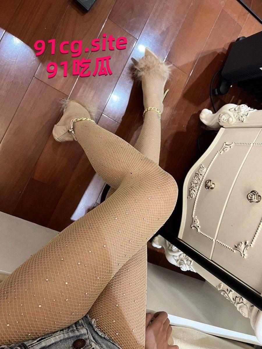 来自推特极品博主 奶凶   纹身精神美少女-3