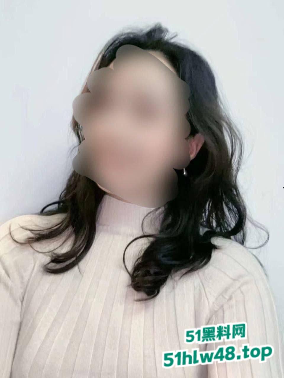 曾经的画室老师集训时一直献殷勤，后来毕业时带去酒吧才成功套路到酒店，婚后还保持着炮友关系发骚就找操！-5