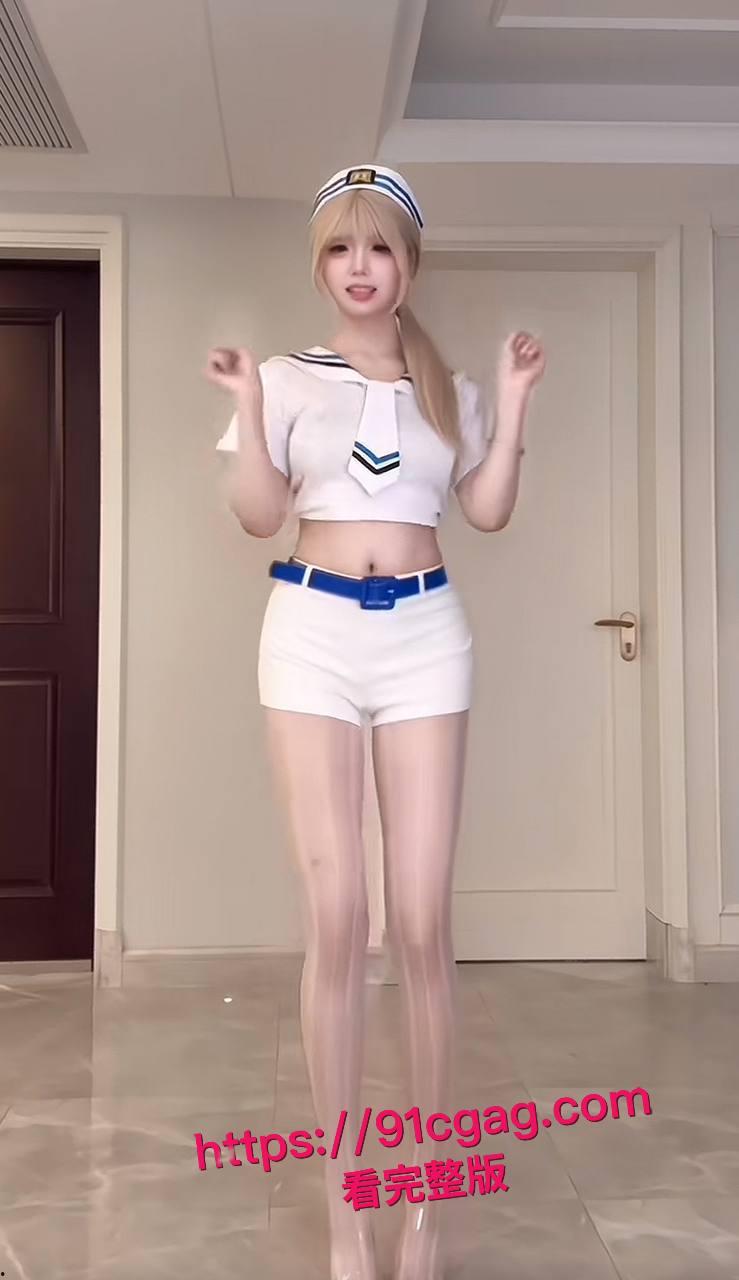 抖音220万粉丝甜美妹子九毛不帅，原来私下是脚踏多船的浪货，乱搞性伴侣传染HPV，大鸡巴深喉视频全泄露，淫乱生活让人看傻眼！-8