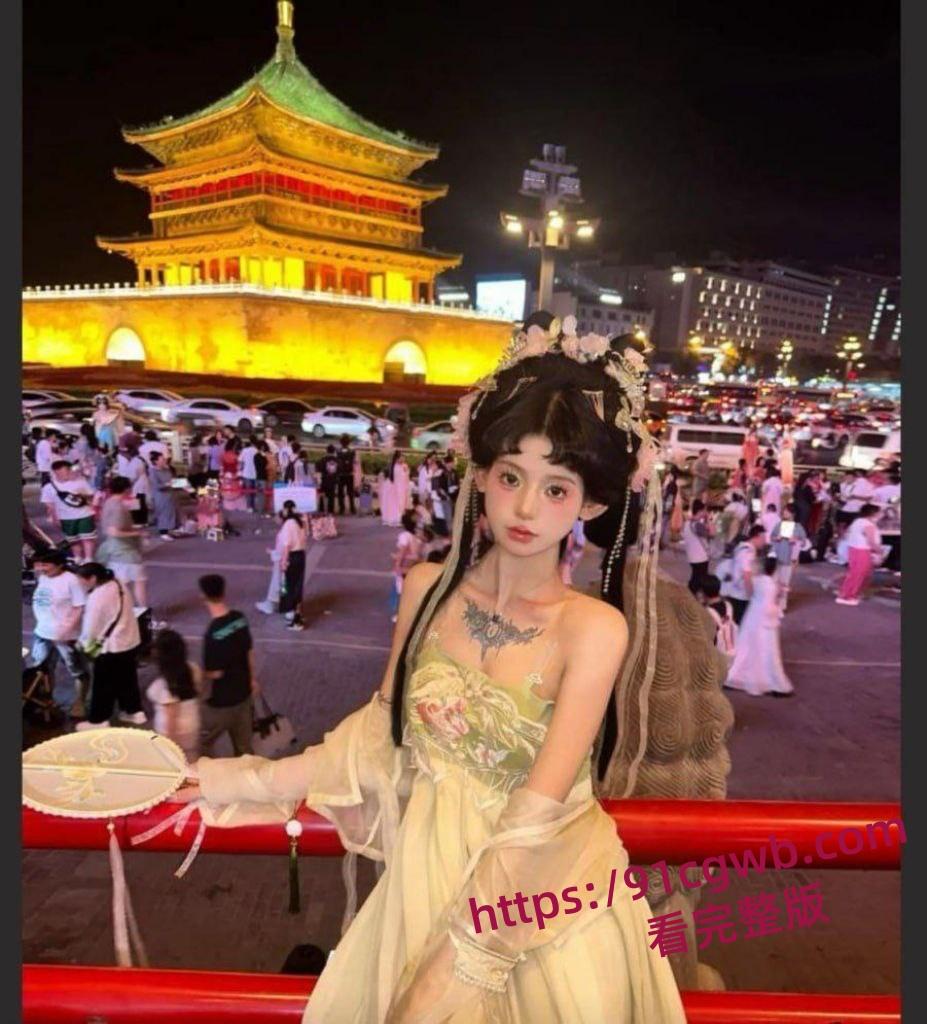 广东东莞夜场女DJ刘晓露18岁母狗学会圈老板的钱 被金主曝光 小母狗有钱就舔你随你操！-13