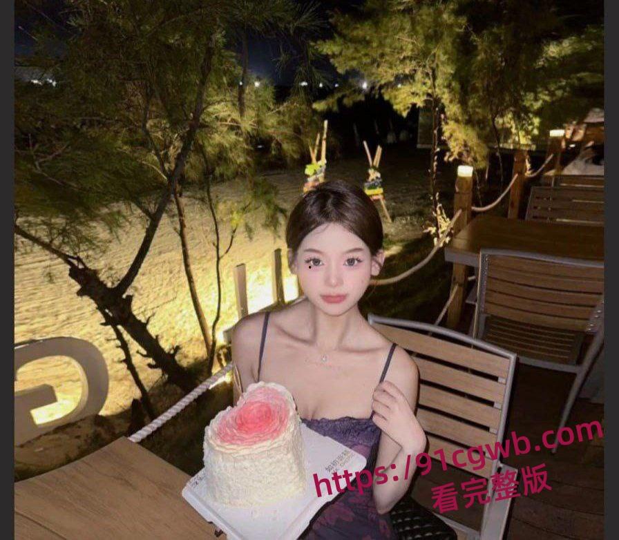 广东东莞夜场女DJ刘晓露18岁母狗学会圈老板的钱 被金主曝光 小母狗有钱就舔你随你操！-16