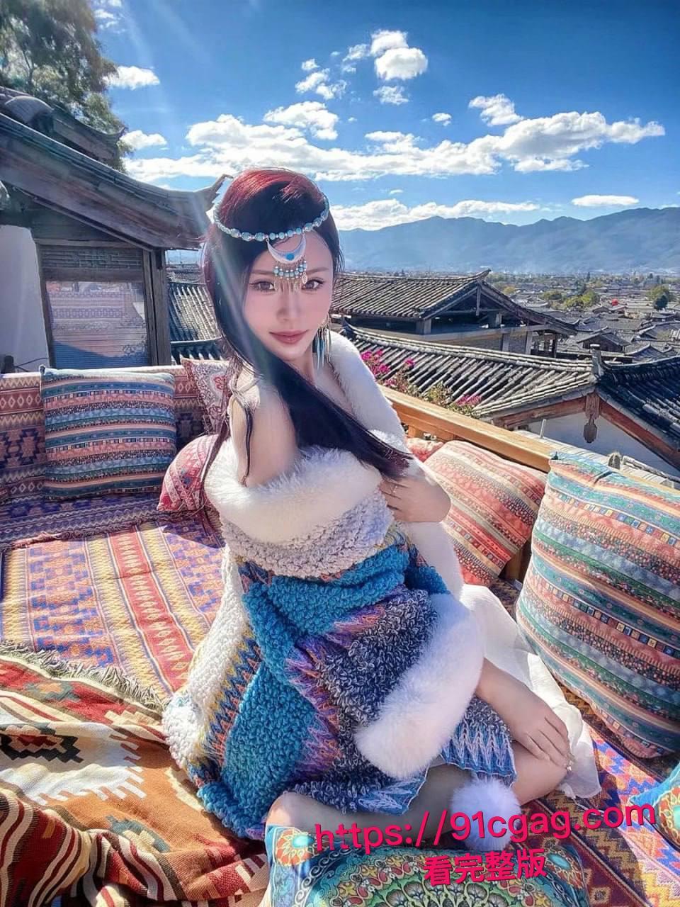 西南交通大学00年王云菲出轨丑闻：背着男友与金主激情缠绵，女上骑乘卖力伺候，逼毛浓密堪称淫娃名器！-5