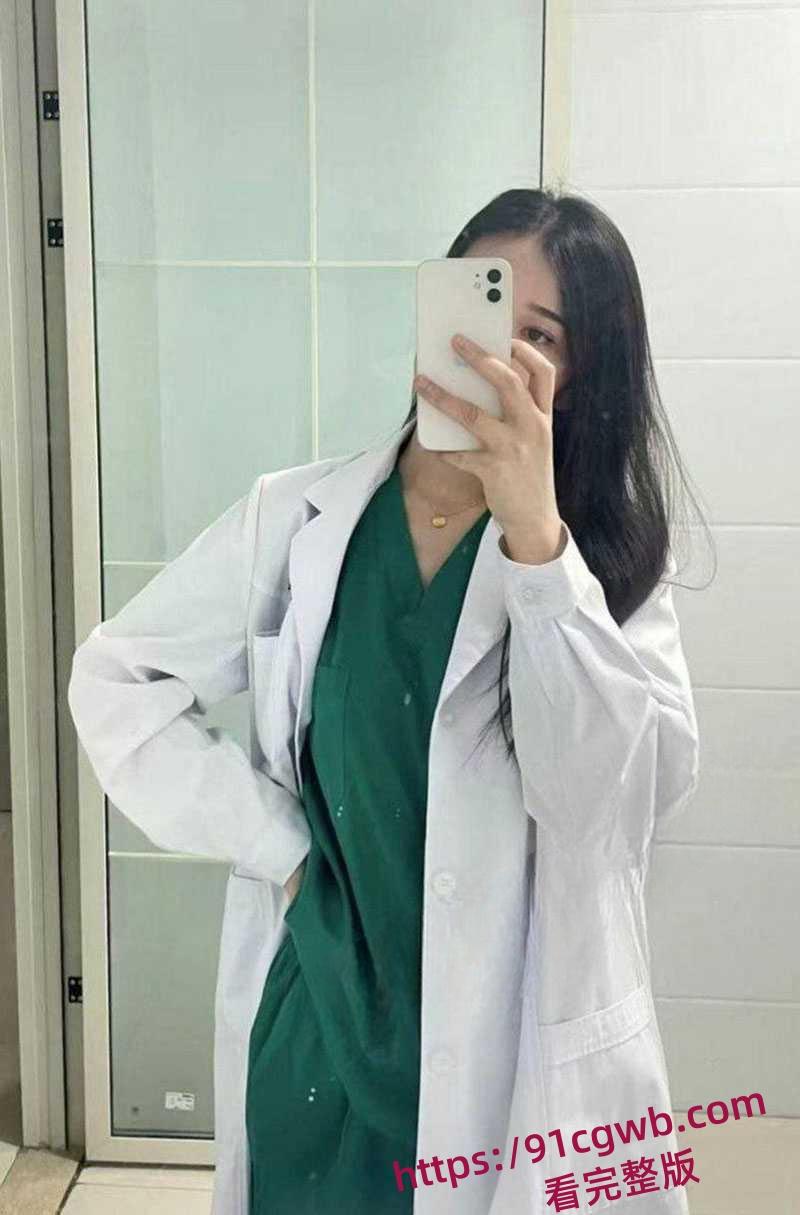 前有兰州老街情侣野战后有兰州ktv话筒姐 KTV内被老板用话筒狂捅嫩逼 全网疯求-1