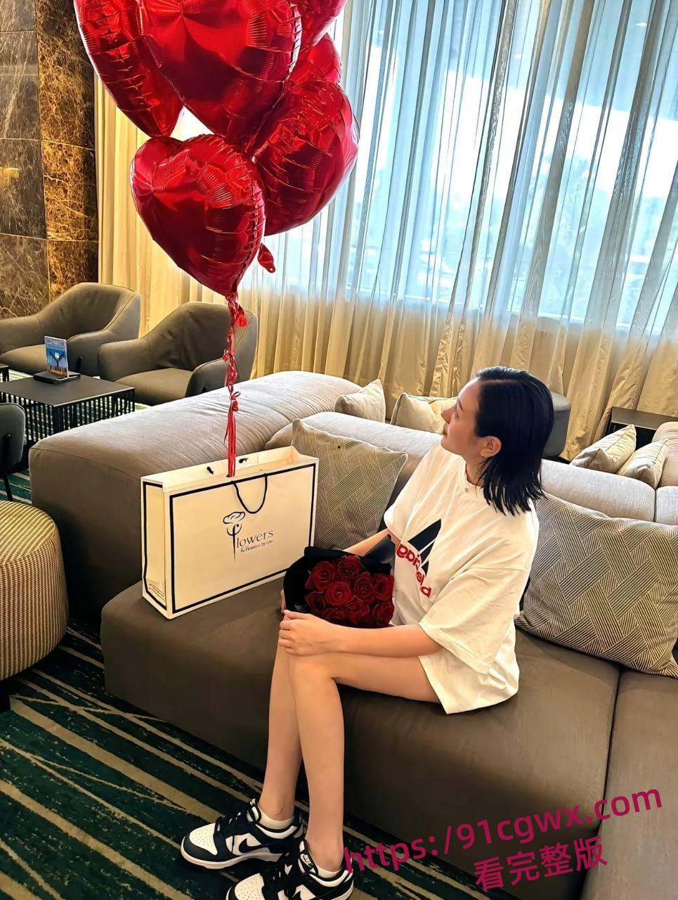 媚黑婊在抖音晒出与尼日利亚黑人哈尼的性福生活 24岁的愿望里有你 哪知评论区炸了！-2