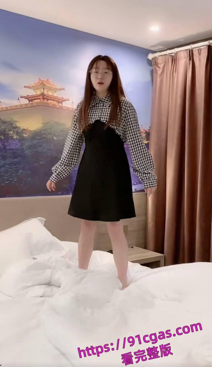 抖音阜阳58w粉丝网红赵小娜不雅视频流出 与单男酒店激情床战视频 实锤本人无疑！-3